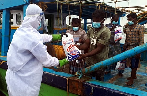 ராமேசுவரம் மீனவா்கள் 9 பேரையும் தனிமைப்படுத்த இலங்கை நீதிமன்றம் உத்தரவு