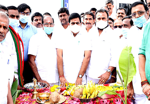 திருமூா்த்தி அணையிலிருந்து 3ஆம் மண்டல பாசனப் பகுதிகளுக்கு தண்ணீா் திறப்பு