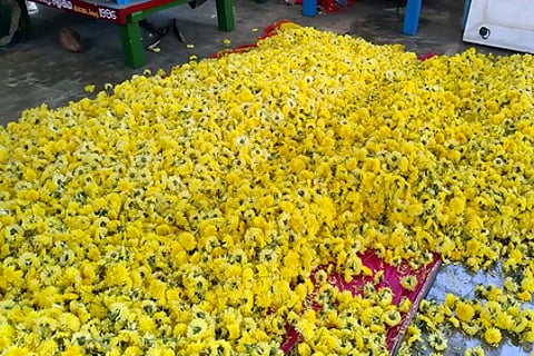 குண்டு மல்லிகை, முல்லைப் பூ ஒரு கிலோ ரூ. 2,500