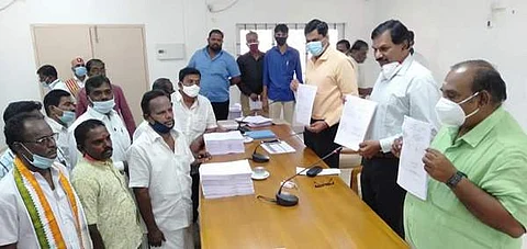 துணை வாக்காளர் பட்டியலை வெளியிட்ட மாவட்ட ஆட்சியர் கிளாட்சன் புஷ்பராஜ்.