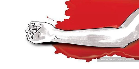 தஞ்சாவூர் அருகே மகளை கேலி செய்ததை தட்டிக் கேட்ட தந்தை கொலை செய்யப்பட்டார்.