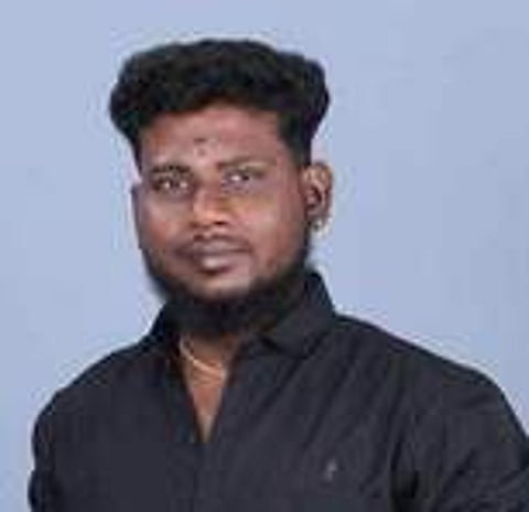 கொலை செய்யப்பட்ட சசிகுமாா்.