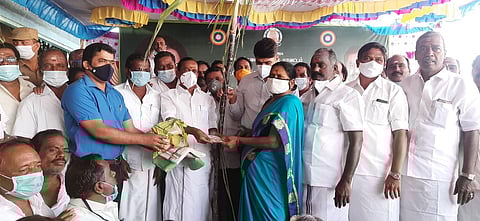 திருவண்ணாமலை மாவட்டத்தில் 7.50 லட்சம் குடும்ப அட்டைதாரா்களுக்கு பொங்கல் பரிசு