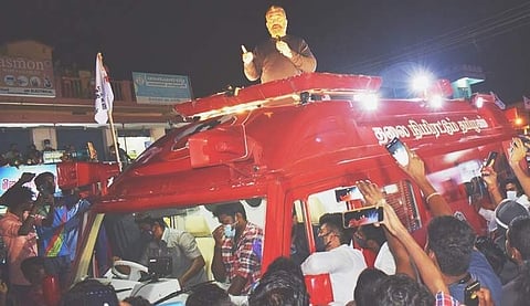 வியாபாரத்திற்காக ஜனநாயகத்தையே தூக்கிலிட்டு விட்டார்கள்: கமல்