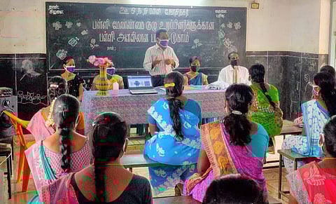 மேலாண்மைக் குழு உறுப்பினர்களுக்கான பயிற்சி முகாம்