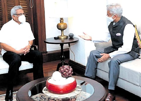 இலங்கை தலைநகர் கொழும்பில் அந்நாட்டு அதிபர் கோத்தபய ராஜபட்சவை புதன்கிழமை சந்தித்துப் பேசிய மத்திய வெளியுறவு அமைச்சர் எஸ்.ஜெய்சங்கர்.