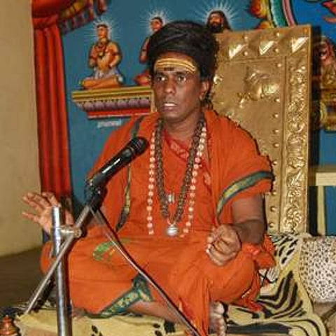 கோவை காமாட்சிபுரி ஆதினம் சிவலிங்கேஸ்வர சுவாமிகள்.