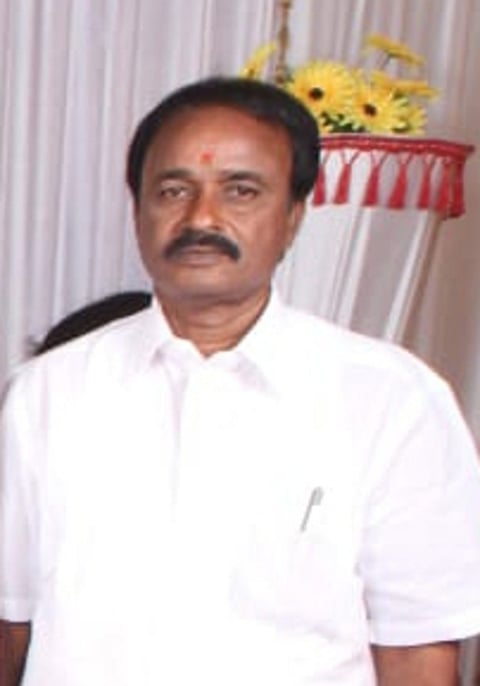 அரியலூா் நீதிமன்ற அலுவலகத்தில் தலைமை எழுத்தா் தற்கொலை