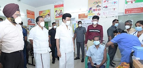கரோனா தடுப்பூசி சிறப்பு முகாம்களில் முதல்வர் ஸ்டாலின் ஆய்வு