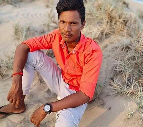 எரிந்த நிலையில் தூக்கில் தொங்க விடப்பட்டிருந்த மீனவ இளைஞர் குணா