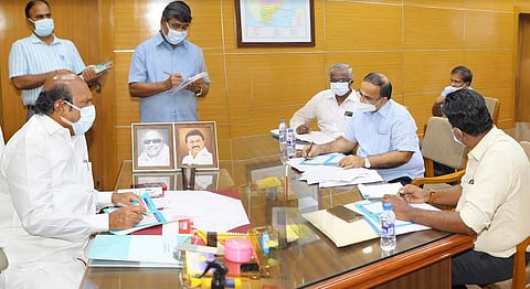 பொதுப்பணித்துறை செயல்பாடு: அமைச்சர் எ.வ.வேலு ஆய்வு