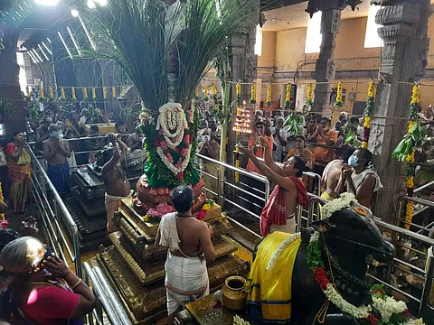 கோவில்பட்டி செண்பகவல்லி அம்பாள் உடனுறை பூவனநாத சுவாமி கோயிலில் கொடியேற்றத்துடன் தொடங்கிய ஐப்பசி திருக்கல்யாணத் திருவிழா.