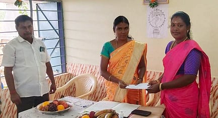 களப்பாகுளம் ஊராட்சியில் தலைவராக பதவியேற்ற சிவசங்கரி.