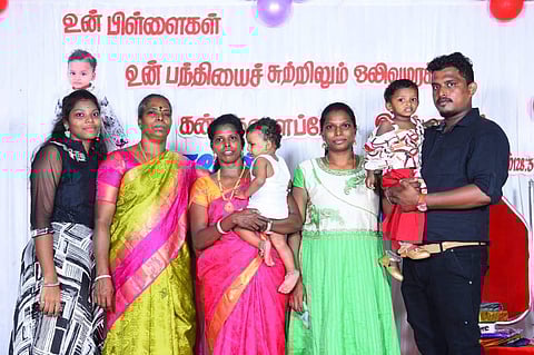 மகள், மருமகன் மற்றும் குடும்பத்தினருடன் ஆனந்தி.