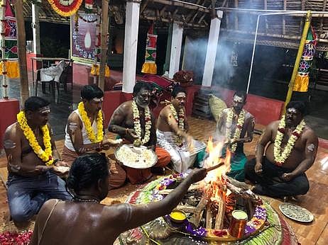 ஒளிலாயத்தில் சிறப்பு யாகம்