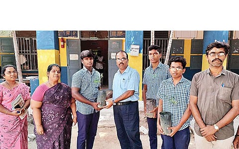 தன்னம்பிக்கையூட்டும் தலைமை ஆசிரியர்