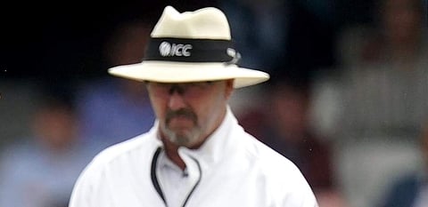 கிரிக்கெட் ஆட்டத்தில் நடுவர் (கோப்புப் படம்)