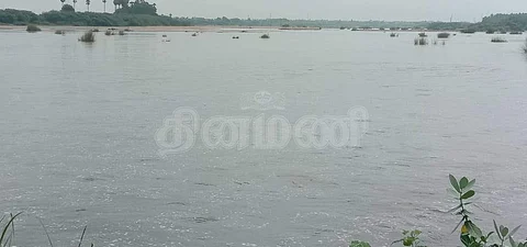 மானாமதுரையைக் கடந்து ராமநாதபுரம் மாவட்டம் நோக்கிச் சென்ற வைகை அணைத் தண்ணீர்