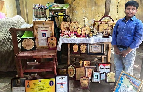 மதுரம் ராஜ்குமார் பெற்ற விருதுகள், பரிசுகள் மற்றும் பாராட்டுச் சான்றிதழ்கள்.