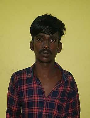 மதுரை அரசு மருத்துவமனையில் சிகிச்சையிலிருந்த கைதியை 2 போ் மீட்டுச் சென்றதால் பரபரப்பு