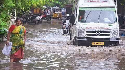 சென்னையில் மழை பாதிப்பு: களப் பணியில் 24,000 போ்