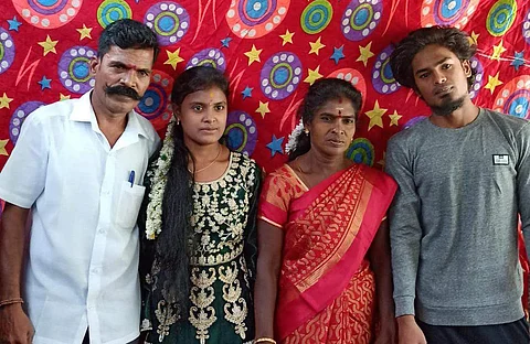 கணவர் செல்வராஜ் மற்றும் குழந்தைகளுடன் சுபத்ரா தேவி.