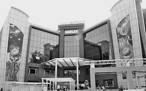 வேலை... வேலை... வேலை...