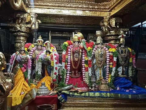 ஸ்ரீவில்லிபுத்தூர் ஆண்டாள் கோயிலில் தீபாவளி பண்டிகை முன்னிட்டு ஒன்று சேர காட்சியளித்த தெய்வங்கள்