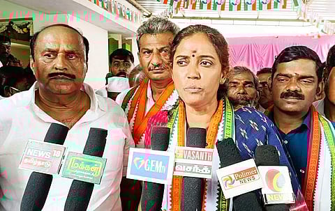 தமிழகத்திற்கு வெள்ள நிவாரணமாக ரூ.10ஆயிரம் கோடி வழங்க வேண்டும்: ஜோதிமணி எம்.பி.