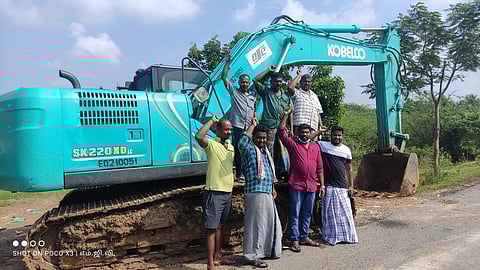 குறைந்த இழப்பீட்டு தொகை: நான்கு வழிச் சாலை விரிவாக்கப் பணி தடுத்து நிறுத்தம்