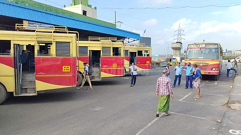 21 மாதங்களுக்கு பிறகு தமிழ்நாடு-கேரளம் போக்குவரத்து தொடங்கியது