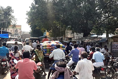 செங்கம் நகரில் தொடரும் போக்குவரத்து நெரிசல்!