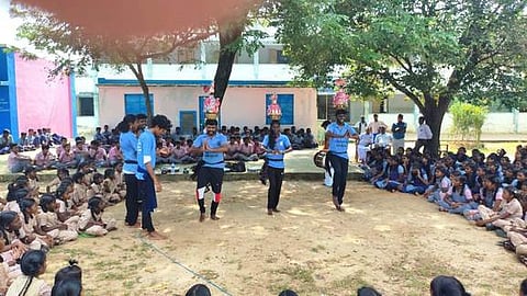 இல்லம் தேடிக் கல்வி விழிப்புணா்வு