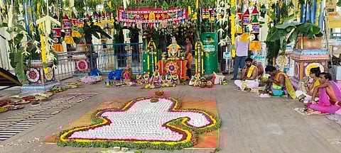 இருக்கன்குடி மாரியம்மன் கோவிலில் 1008 சங்காபிஷேகம்.