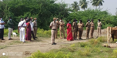 ஆத்தூர் அருகே வடகுமரை ஊராட்சியில் குவிக்கப்பட்டுள்ள போலீசார்