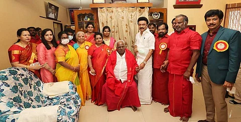 பங்காரு அடிகளாரிடம் நேரில் நலம் விசாரித்த முதல்வர் ஸ்டாலின்