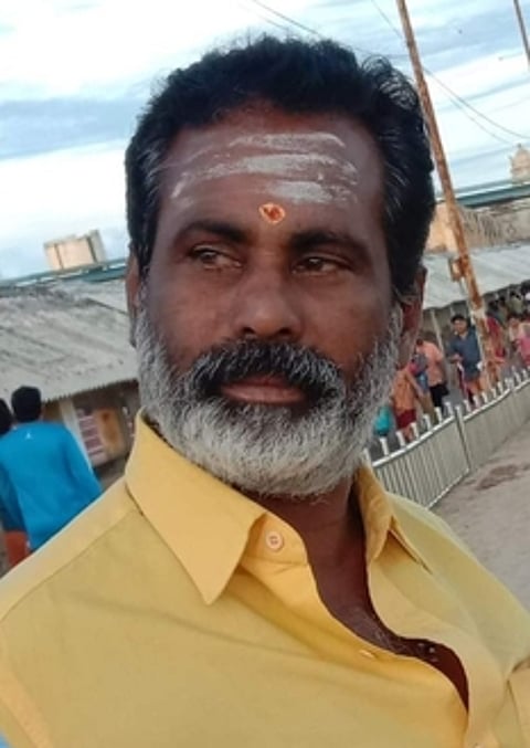 18 ஆம் கால்வாயில் பைக்குடன் கவிழ்ந்த அரசுப் பேருந்து நடத்துனா் உயிரிழப்பு