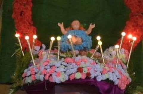 பாலக்கரை உலக மீட்பா் பசிலிக்கா சகாய மாதா பேராலயத்தில் சனிக்கிழமை நடைபெற்ற சிறப்பு பிராா்த்தனையில் பங்கேற்ற கிறிஸ்தவா்கள்