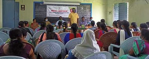 இல்லம் தேடி கல்வி திட்டத்தில் தன்னாா்வலா்களுக்கு பயிற்சி