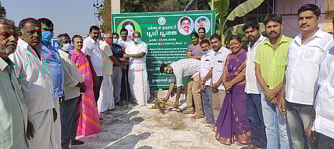 சாலை அமைக்கும் பணிக்கு பூமி பூஜை