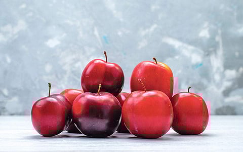 மேனியை பளபளப்பாக்கும் 'பிளம்ஸ்'