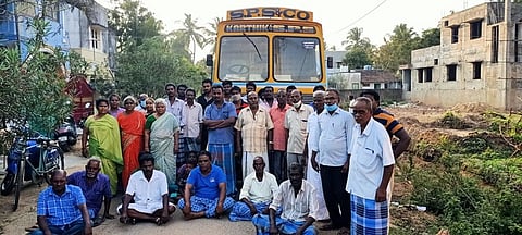 வடிகால் பணி திடீா் ரத்து: பொதுமக்கள் போராட்டம்