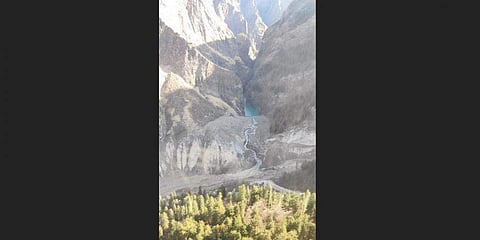 உத்தரகண்டில் செயற்கை ஏரி: ஆய்வு செய்ய ஆய்வாளர்கள் வருகை