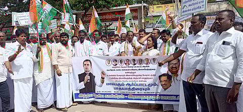 ராமநாதபுரத்தில் தடையை மீறி பேரணி:காங்கிரஸ் கட்சியினா் 70 போ் கைது