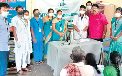 குடும்பமே சுகாதார சேவையில்!