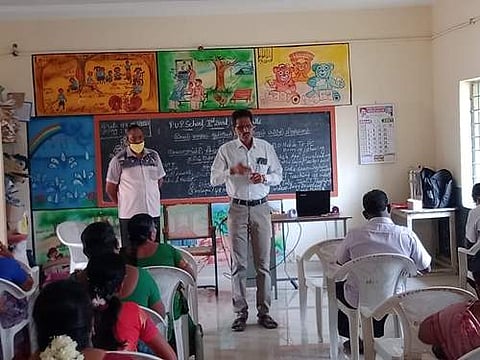 கெங்கவல்லி ஒன்றியத்தில் தீக்ஷா செயலி மூலம் தமிழ் மொழித்திறனை வளர்த்தல் குறித்த பயிற்சியை சேலம் டயட் விரிவுரையாளர்கள் வழங்கினார்கள்.