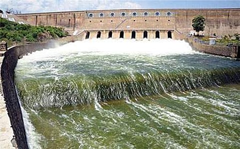 மேட்டூா் அணை நீா்மட்டம் 103.47 அடியாக சரிவு