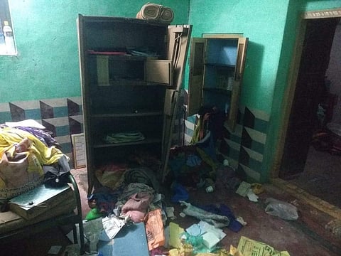 கெங்கவல்லி அருகே 40 பவுன் நகை, ரூ. 1.74 லட்சம் கொள்ளை