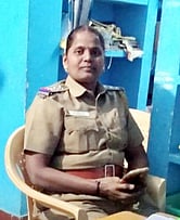 காவல் ஆய்வாளா் விஜயலட்சுமி.