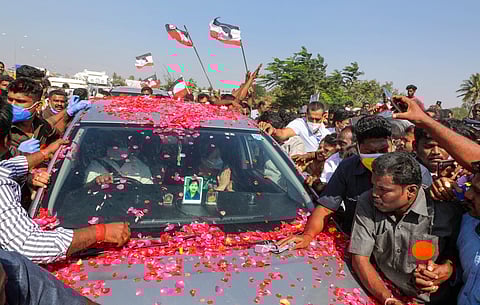 தீவிர அரசியலில் ஈடுபடுவேன்: சசிகலாவின் முதல் அரசியல் பேச்சு